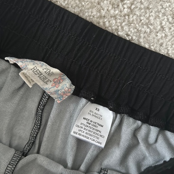 Joggers - Picture 2 of 2